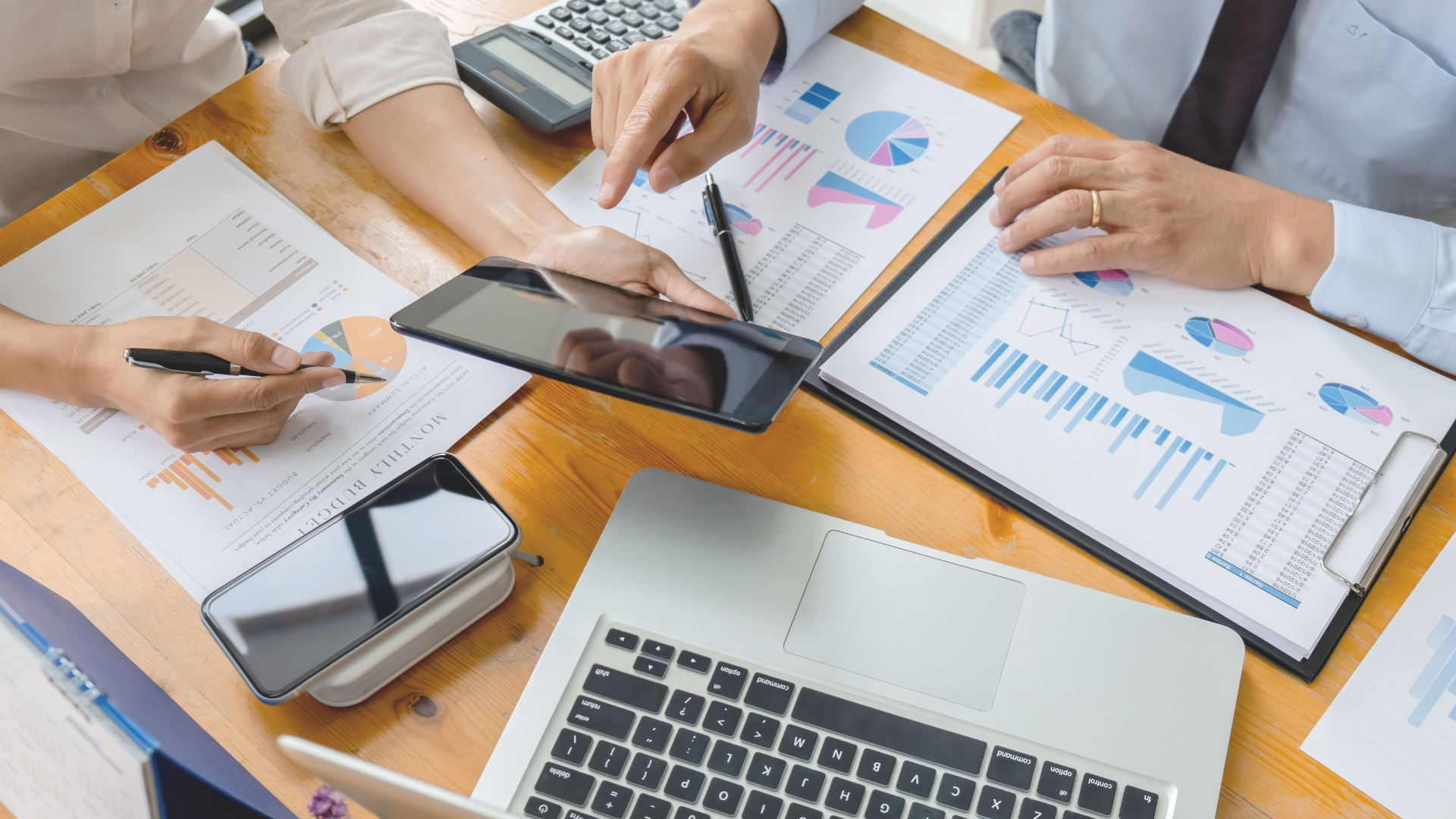 You are currently viewing Adapting to Digital Transformation in Traditional Businesses: Strategies for Successful Integration
